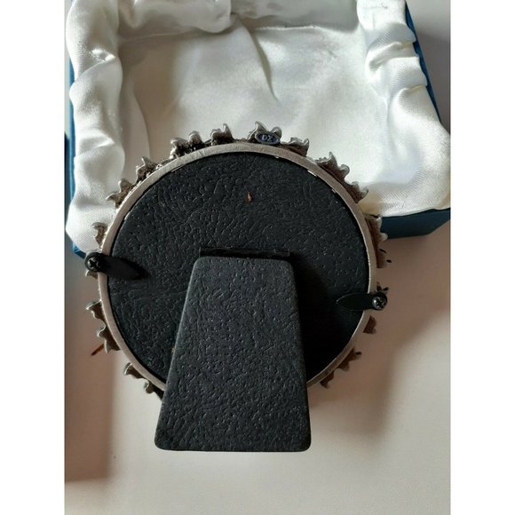 Dazzlers Collectibles Decorative Round  Picture Frame  Size 4 in  - Picture 5 of 5